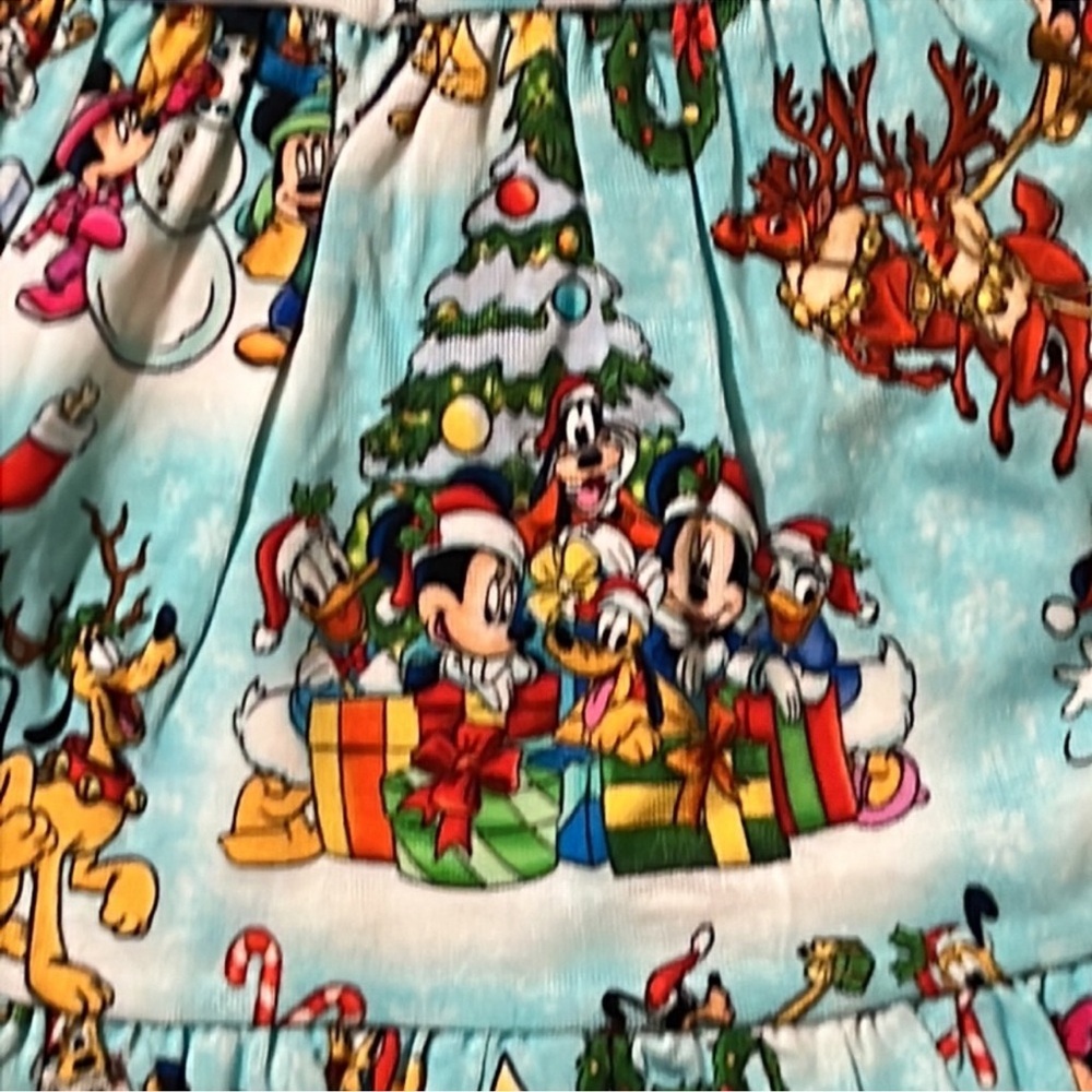 🎄✨ NWT Showstoppers Disney Mickey & Friends Christmas Dress – Size 2T ✨🎄 - Picture 2 of 4